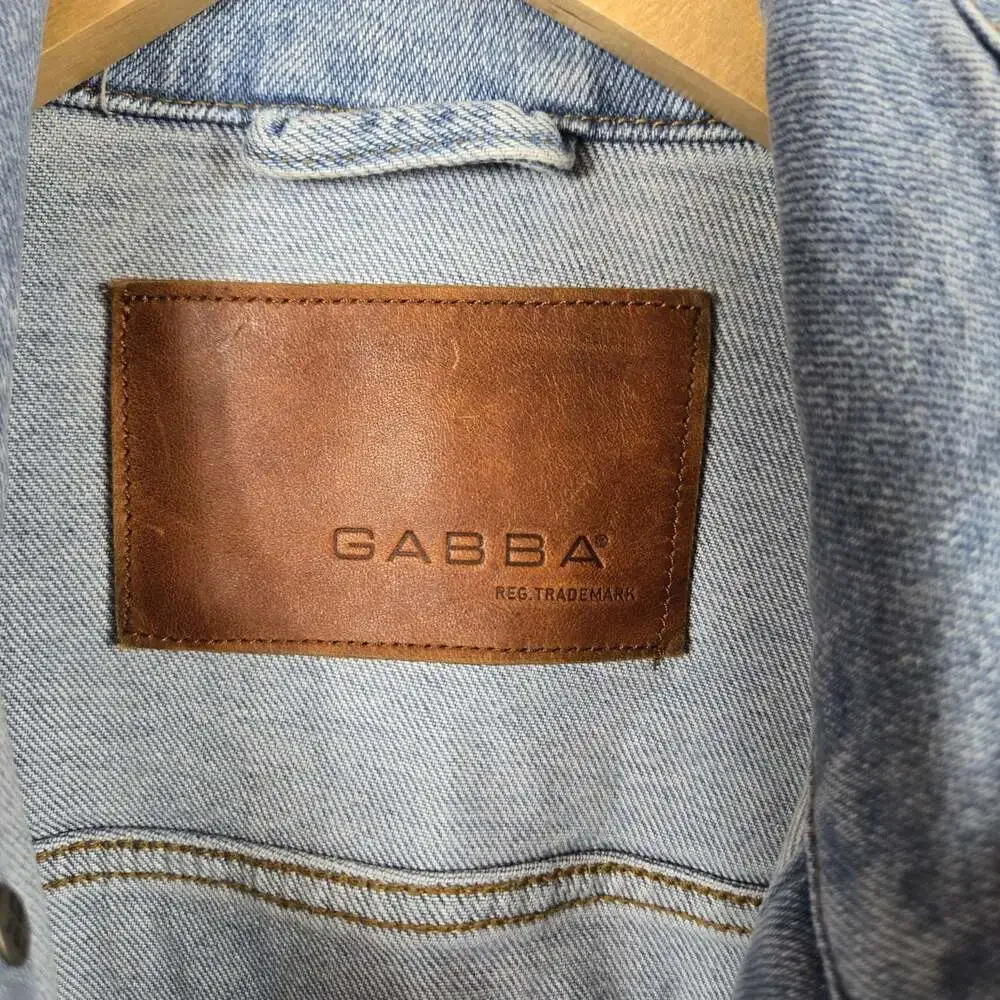 Gabba details brand
